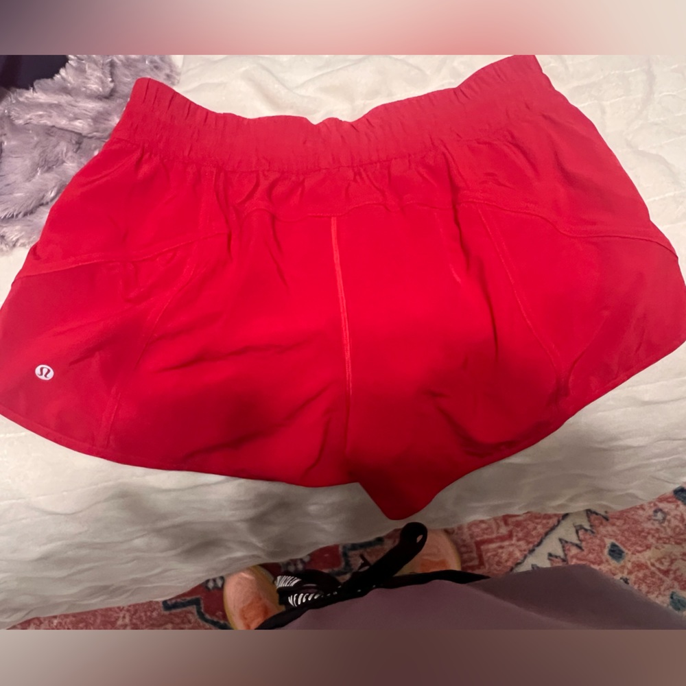 Lululemon tracker shorts